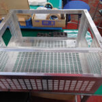 2023年7月金属焼付塗装実績　テープレコーダー用シャーシ　塗装前